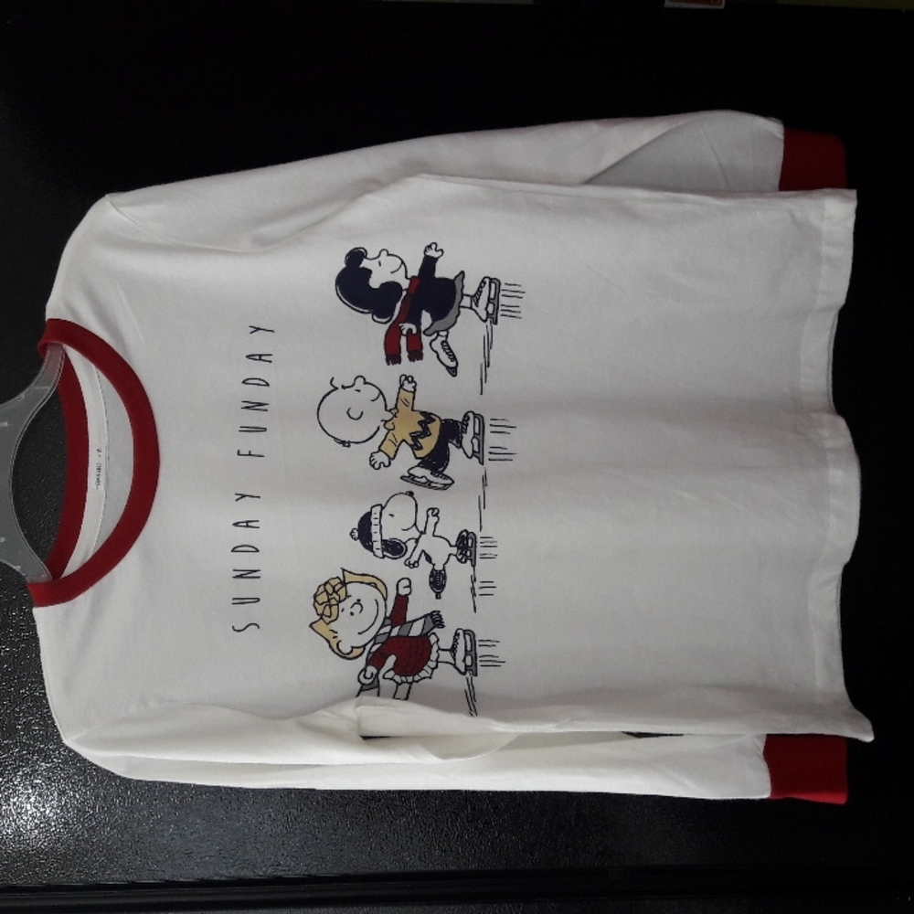 Charlie Brown Peanuts Size S Long Sleeved T-Shirt | New